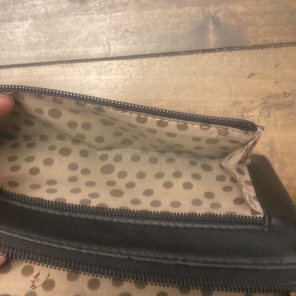 Relic‎ black leather wristlet wallet - Picture 4 of 5